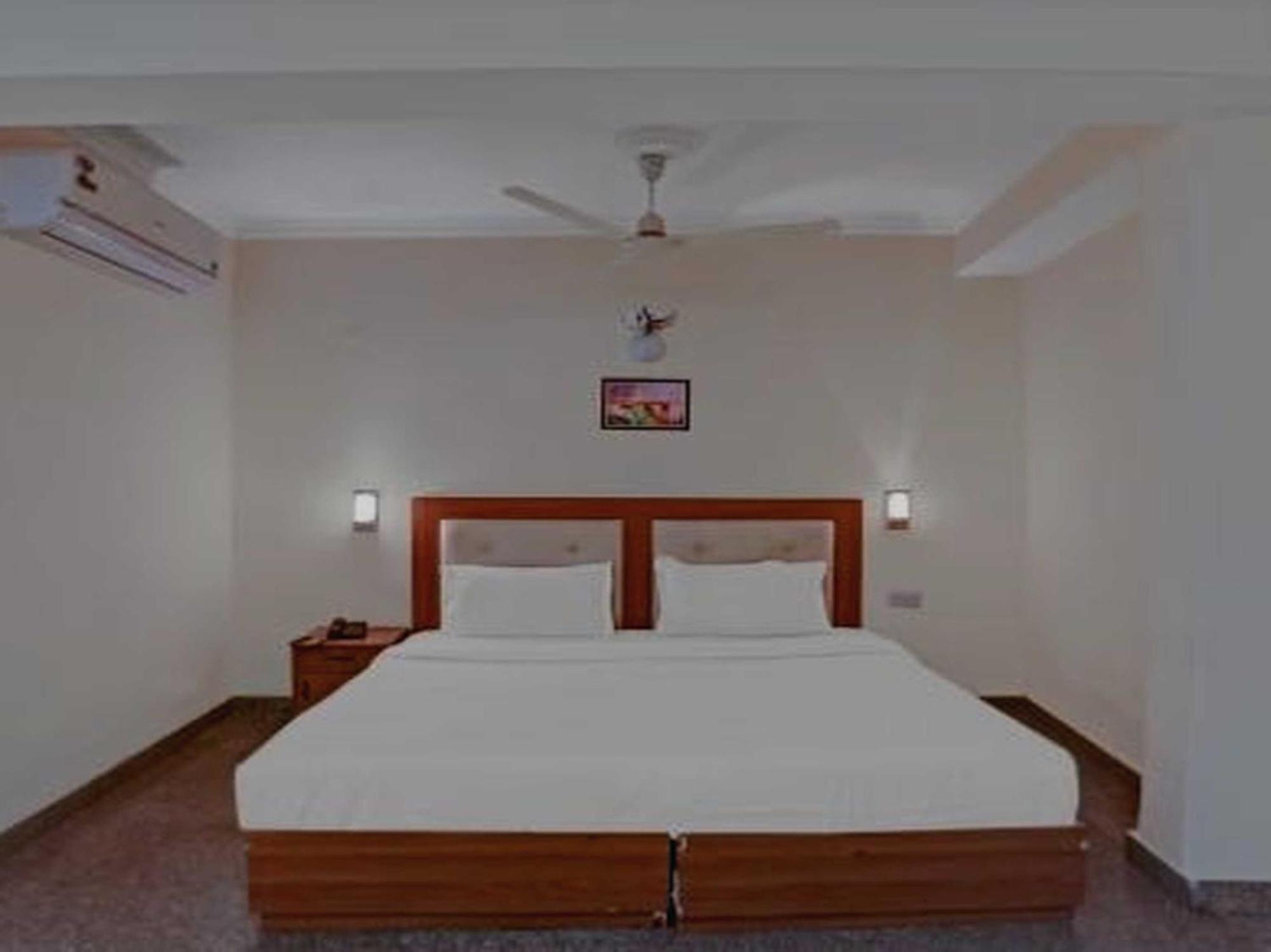 Oyo 75948 Hotel Tushar Continental Nové Dillí Exteriér fotografie