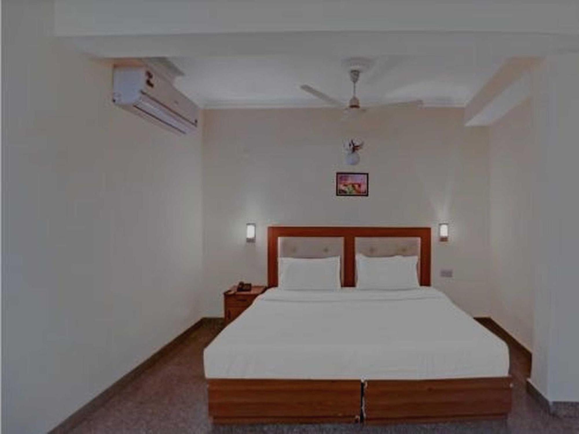 Oyo 75948 Hotel Tushar Continental Nové Dillí Exteriér fotografie